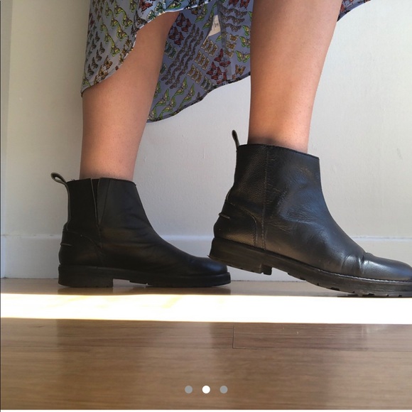 Urban Outfitters Black Booties - Picture 2 of 3